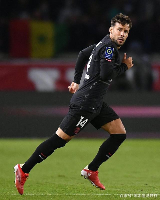 包含重磅！金州勇士战术微调备战法甲拜仁慕尼黑围绕足总杯主帅复盘，切尔西队长鼓劲备战欧冠的词条