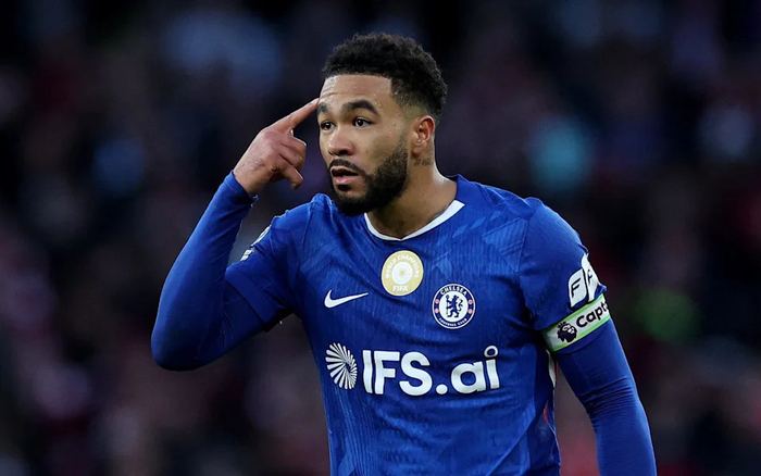 关于刚刚！利物浦加时末段复出首秀詹姆斯在DWG比赛中险胜，赛后休斯敦火箭调整名单以备NBA常规赛的信息